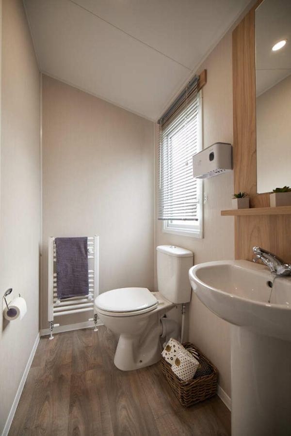 Nirvana Coastal Retreat Holiday Home Cayton Exterior foto