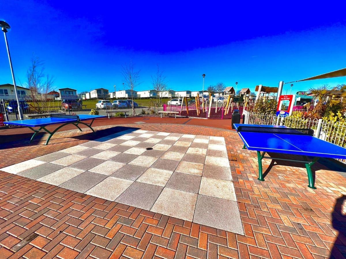 Nirvana Coastal Retreat Holiday Home Cayton Exterior foto